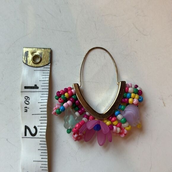 Gold tone pink seed bead fringed elongated hoop funky statement fashion earrings - Picture 5 of 5